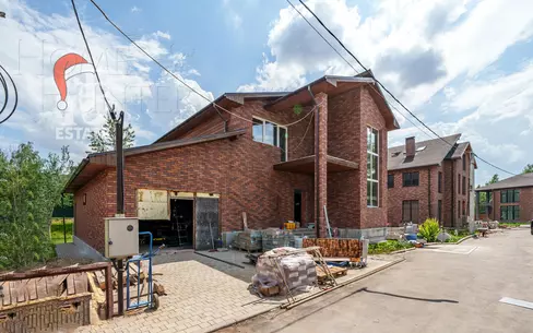 2-этажный коттедж 606.8 м² без отделки