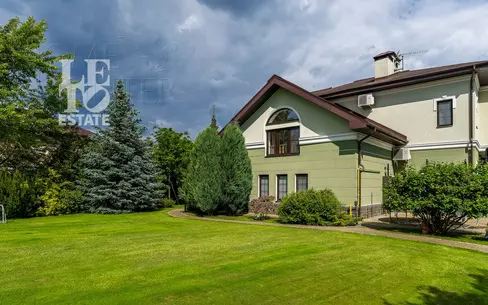 2-этажный коттедж 286.6 м² с отделкой