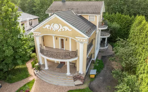 3-этажный коттедж 384.4 м² с отделкой