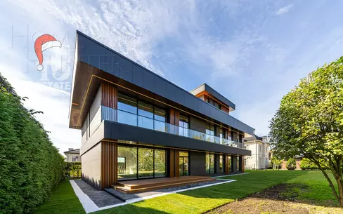 2-этажный коттедж 1 200 м² без отделки