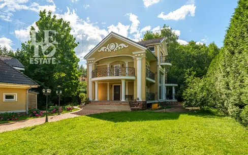 3-этажный коттедж 384.4 м² с отделкой