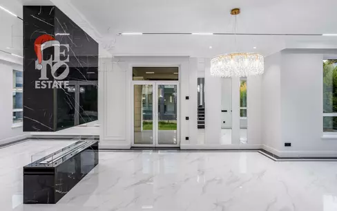 2-этажный коттедж 240 м² с отделкой