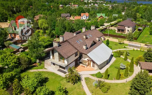 2-этажный коттедж 962.1 м² без отделки