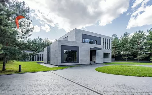 2-этажный коттедж 2 240 м² без отделки