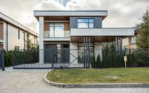 2-этажный коттедж 302 м² с отделкой