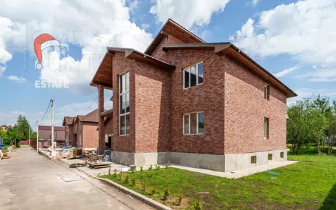 2-этажный коттедж 606.8 м² без отделки