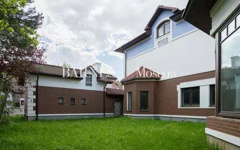 3-этажный коттедж 501.7 м² без отделки