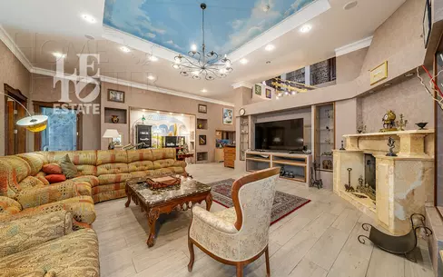 2-этажный коттедж 1 100.7 м² с отделкой