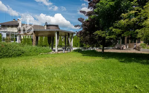 3-этажный коттедж 1 241 м² с отделкой