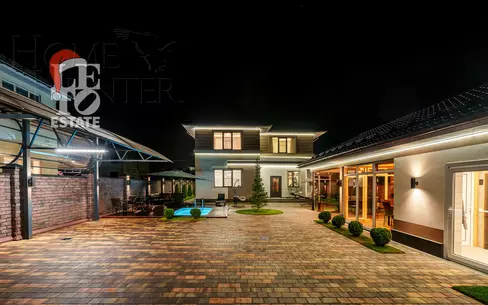 2-этажный коттедж 244 м² с отделкой