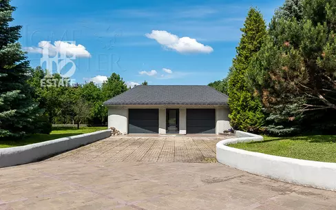 3-этажный коттедж 1 241 м² с отделкой