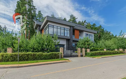 2-этажный коттедж 720 м² с отделкой