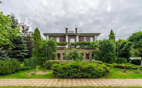 2-этажный коттедж 461.4 м² с отделкой