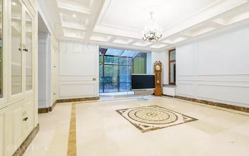 2-этажный таунхаус 322 м² с отделкой