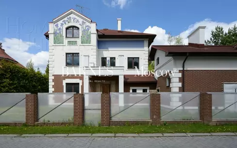 3-этажный коттедж 501.7 м² без отделки