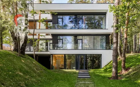 2-этажный коттедж 650 м² с отделкой