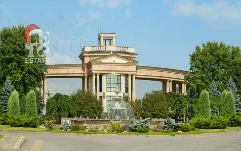 3-этажный коттедж 680 м² без отделки