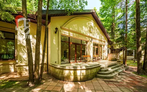 2-этажный коттедж 1 025 м² с отделкой