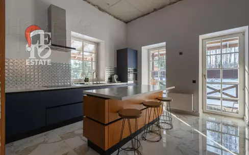 3-этажный коттедж 950 м² без отделки