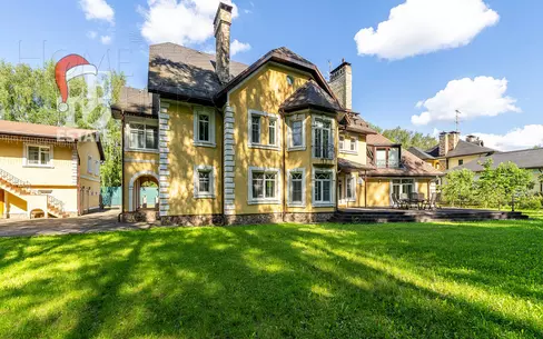 2-этажный коттедж 700 м² с отделкой