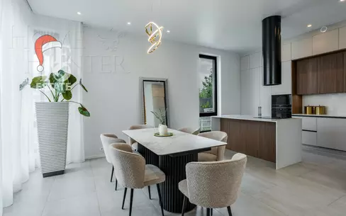 2-этажный коттедж 243 м² с отделкой