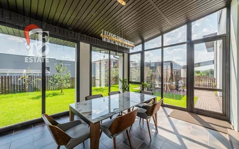 2-этажный коттедж 241 м² с отделкой