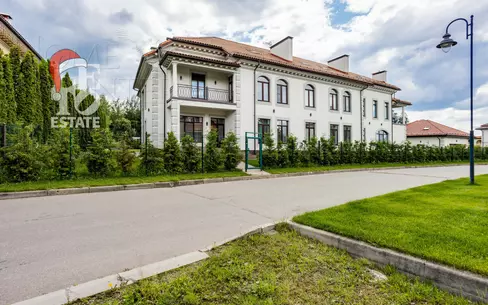 2-этажный коттедж 1 300 м² без отделки