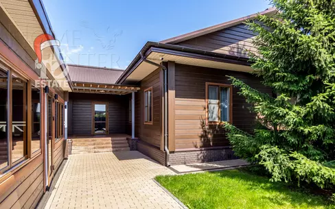 2-этажный коттедж 300 м² с отделкой