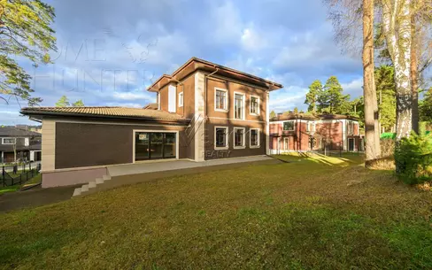 3-этажный коттедж 422.8 м² без отделки