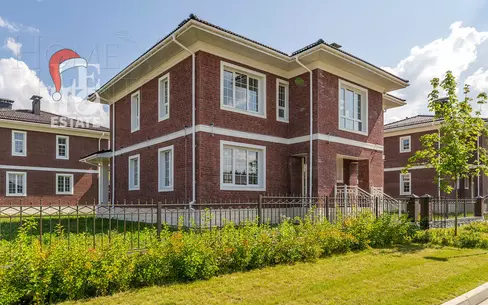 2-этажный коттедж 245.3 м² с отделкой