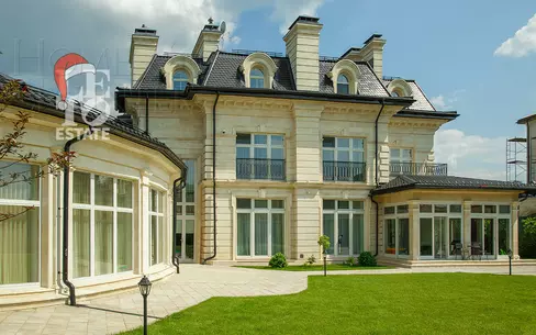 2-этажный коттедж 1 200 м² с отделкой