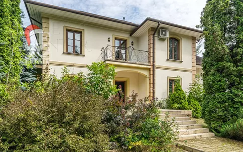 2-этажный коттедж 650 м² с отделкой