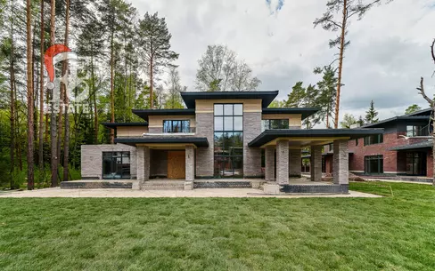 2-этажный коттедж 460 м² без отделки