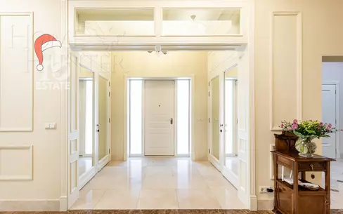 3-этажный коттедж 750 м² с отделкой