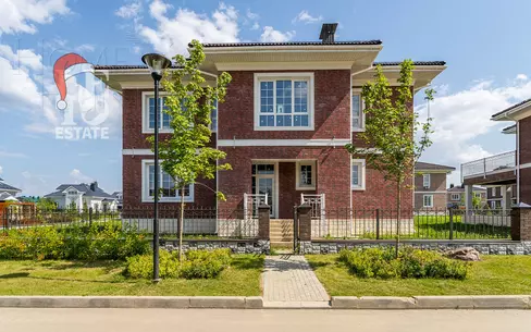 2-этажный коттедж 245.3 м² с отделкой