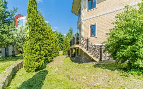 2-этажный коттедж 479.7 м² с отделкой