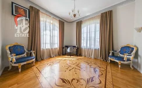 3-этажный коттедж 660 м² с отделкой