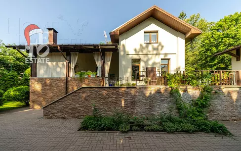 2-этажный коттедж 600 м² с отделкой