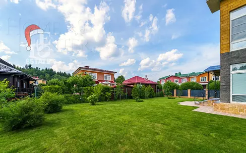 3-этажный коттедж 500 м² с отделкой