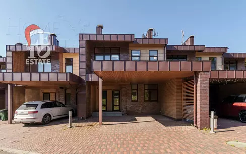 2-этажный таунхаус 270 м² без отделки