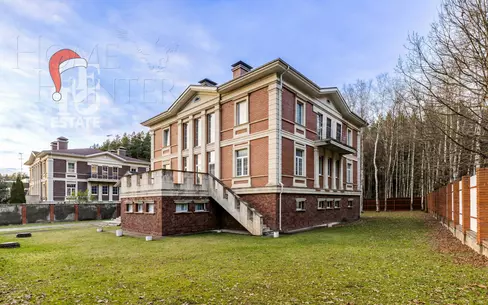 2-этажный коттедж 1 320 м² без отделки