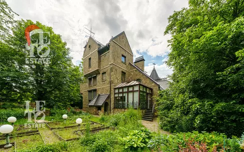 3-этажный коттедж 850 м² с отделкой