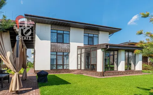 2-этажный коттедж 241 м² с отделкой