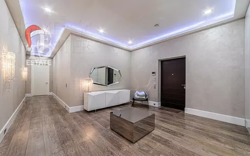 3-КОМН. КВАРТИРА С ОТДЕЛКОЙ 220 М² НА 2 ЭТАЖЕ