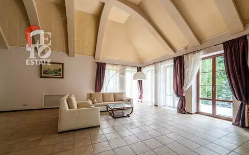 2-этажный коттедж 650 м² с отделкой