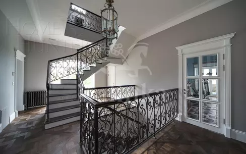 2-этажный коттедж 1 400 м² с отделкой