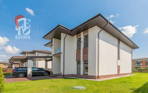 2-этажный коттедж 240 м² с отделкой