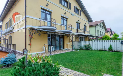 2-этажный таунхаус 251.7 м² с отделкой