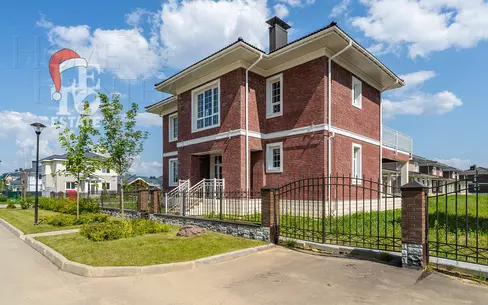 2-этажный коттедж 245.3 м² с отделкой