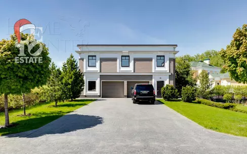 3-этажный коттедж 1 185 м² с отделкой